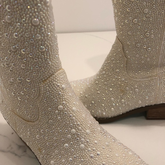 Betsey Johnson “Dalas” Pearl Women's Boots - Picture 3 of 10